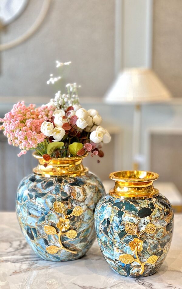 Table Top golden Metal Vases | Set of 2 - Image 4