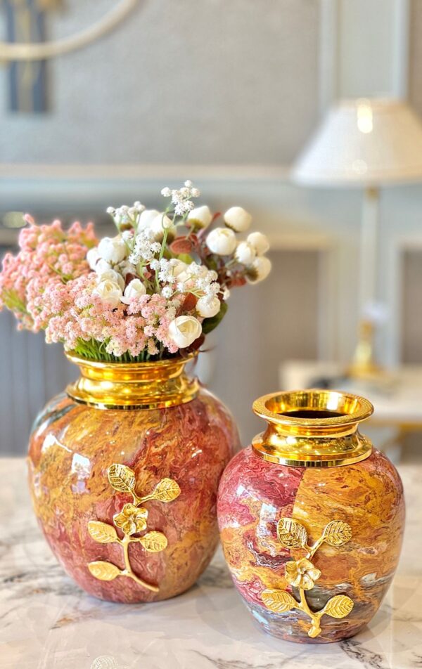 Table Top golden Metal Vases | Set of 2 - Image 3