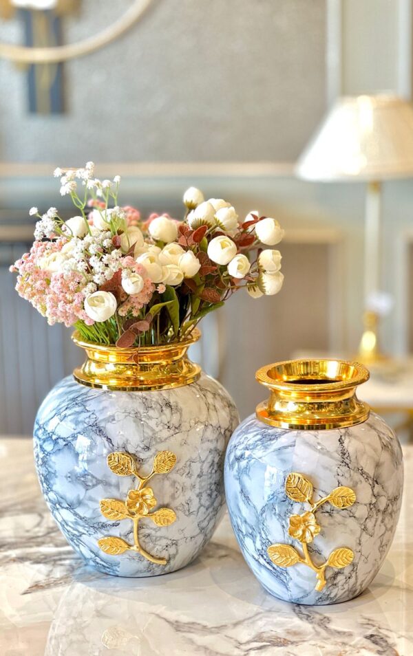 Table Top golden Metal Vases | Set of 2 - Image 2